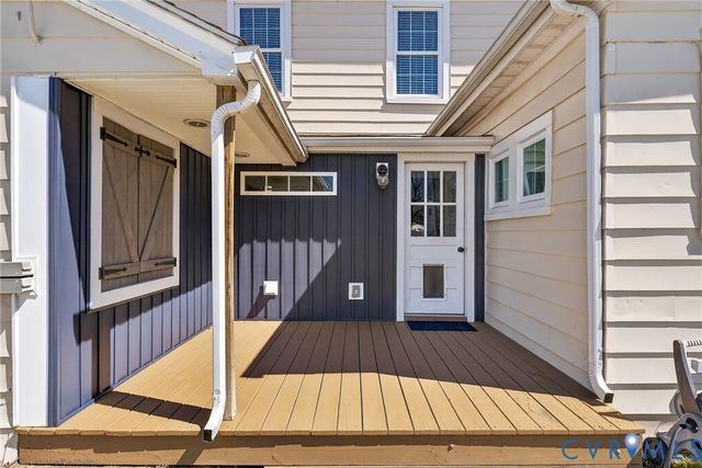 621 Lee St, West Point, VA 23181