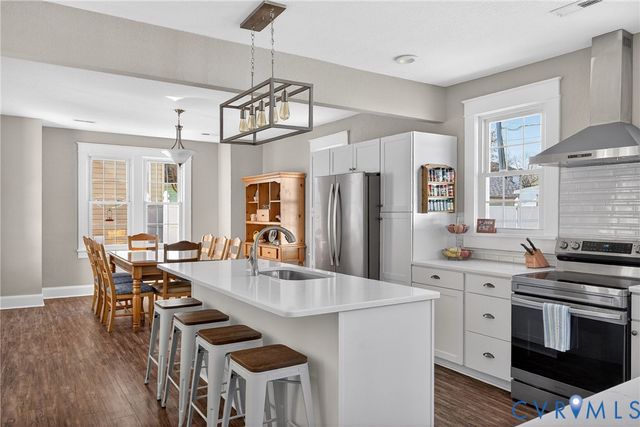 621 Lee St, West Point, VA 23181