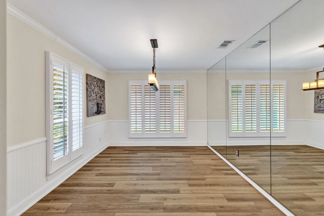 2000 Lavaca, Carrollton, TX 75010