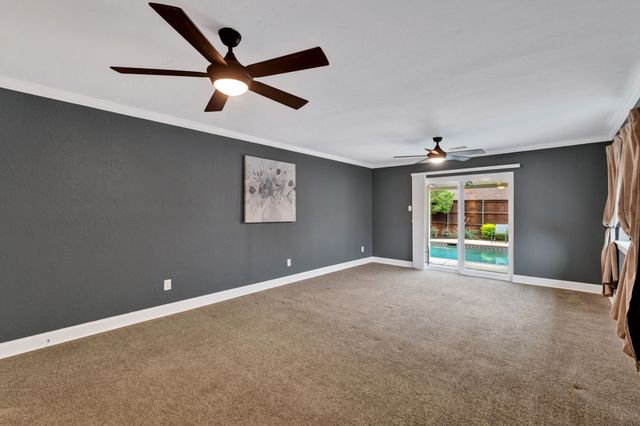 2000 Lavaca, Carrollton, TX 75010