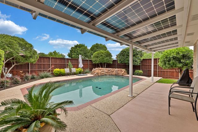 2000 Lavaca, Carrollton, TX 75010