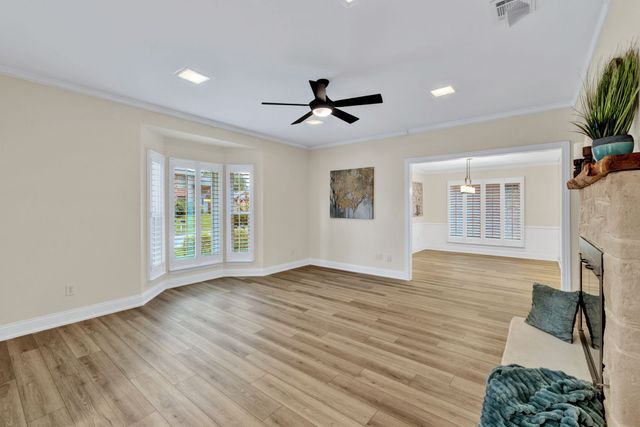 2000 Lavaca, Carrollton, TX 75010