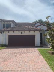 7757 Bristol CIR, Naples, FL 34120