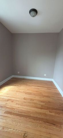 1942 W Irving Park Road 2, Chicago, IL 60613