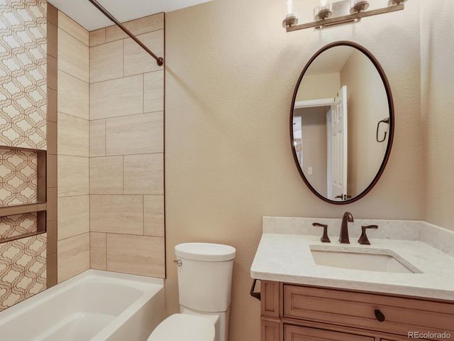2630 Bridle Dr, Mead, CO 80542