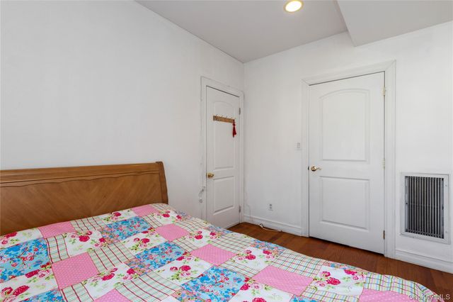 10716 37TH Avenue 3B, Corona, NY 11368