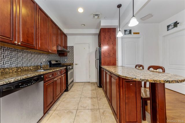 10716 37TH Avenue 3B, Corona, NY 11368