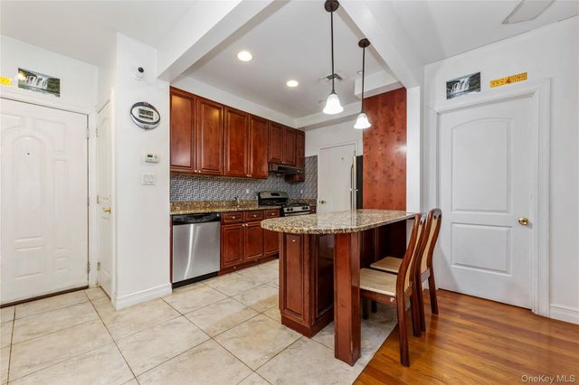 10716 37TH Avenue 3B, Corona, NY 11368