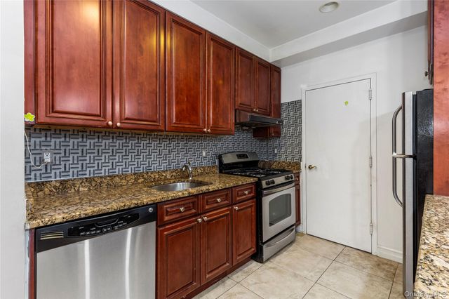 10716 37TH Avenue 3B, Corona, NY 11368