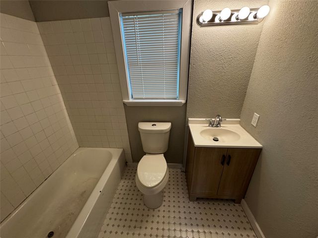 1717 Hemphill Drive, Dallas, TX 75216