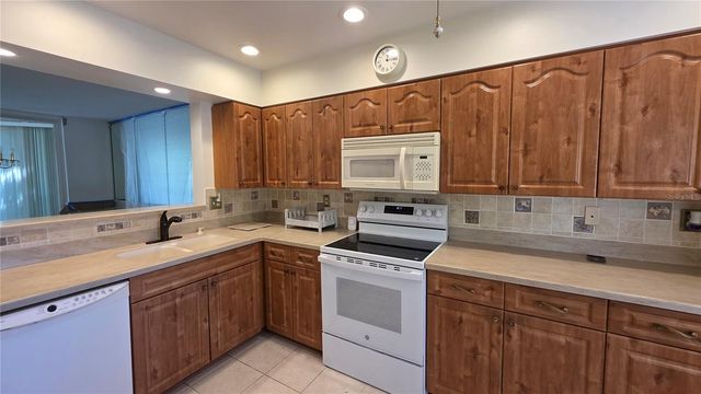 6101 34TH ST W 27C, Bradenton, FL 34210