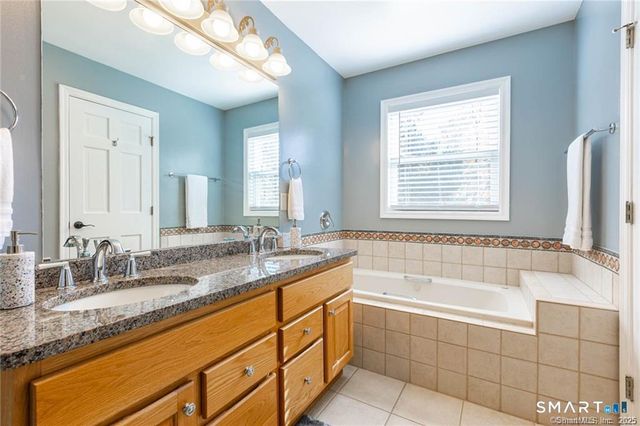 11 Squantz View Drive, New Fairfield, CT 06812