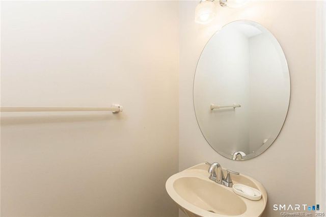 11 Squantz View Drive, New Fairfield, CT 06812