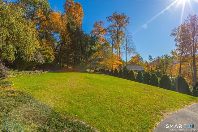 11 Squantz View Drive, New Fairfield, CT 06812
