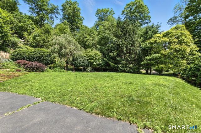 11 Squantz View Drive, New Fairfield, CT 06812