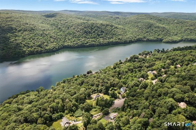 11 Squantz View Drive, New Fairfield, CT 06812