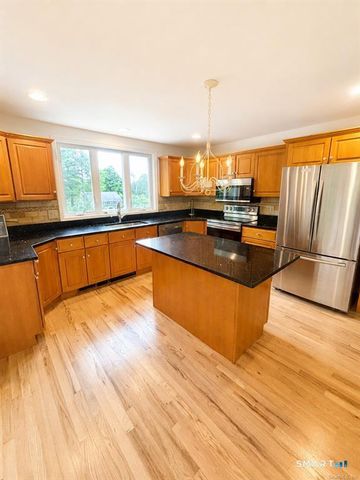 11 Squantz View Drive, New Fairfield, CT 06812