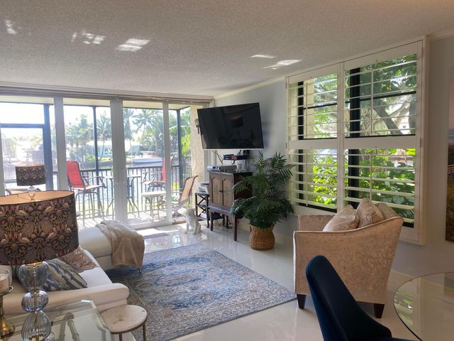 14 Royal Palm Way 106, Boca Raton, FL 33432