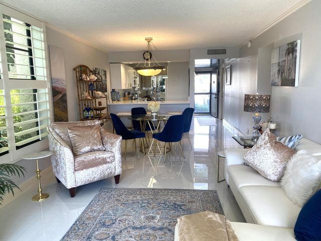 14 Royal Palm Way 106, Boca Raton, FL 33432