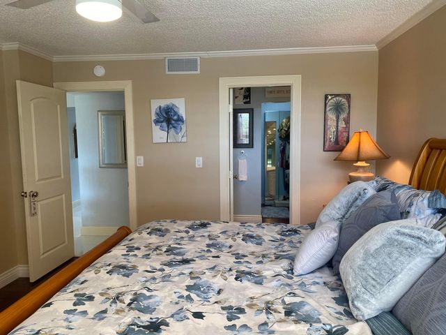 14 Royal Palm Way 106, Boca Raton, FL 33432