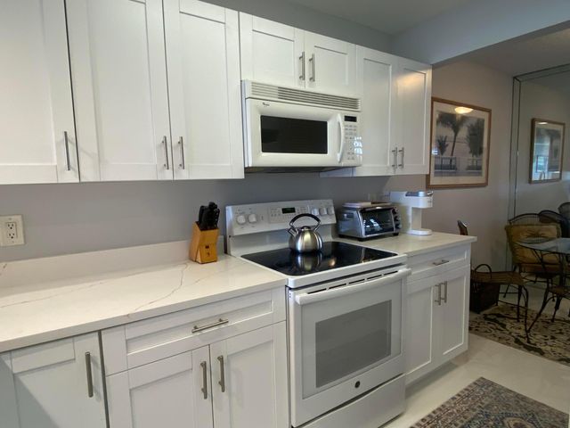 14 Royal Palm Way 106, Boca Raton, FL 33432