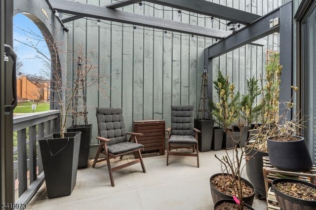 28 Trafalgar Ct, Washington Twp., NJ 07840