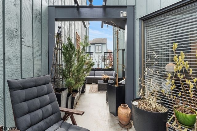 28 Trafalgar Ct, Washington Twp., NJ 07840