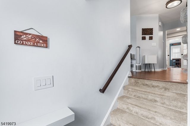 28 Trafalgar Ct, Washington Twp., NJ 07840