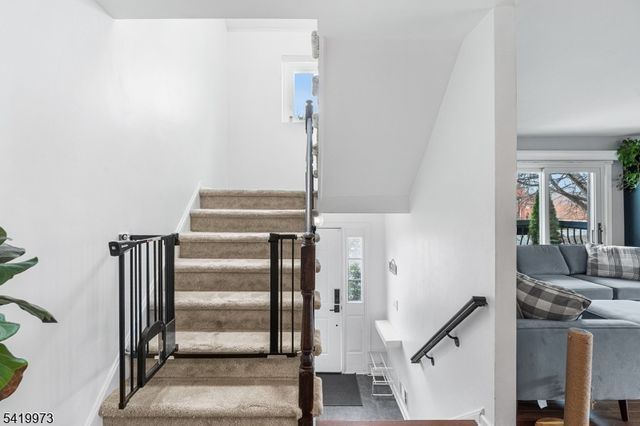 28 Trafalgar Ct, Washington Twp., NJ 07840