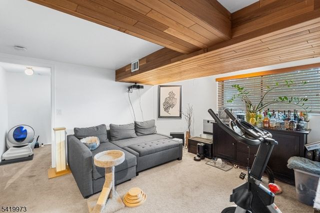 28 Trafalgar Ct, Washington Twp., NJ 07840