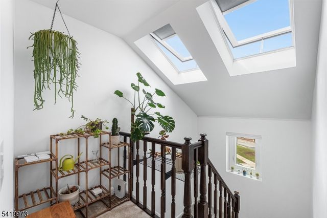 28 Trafalgar Ct, Washington Twp., NJ 07840