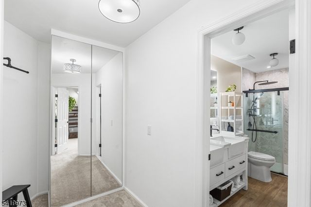 28 Trafalgar Ct, Washington Twp., NJ 07840