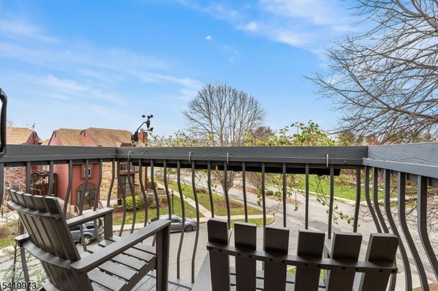 28 Trafalgar Ct, Washington Twp., NJ 07840