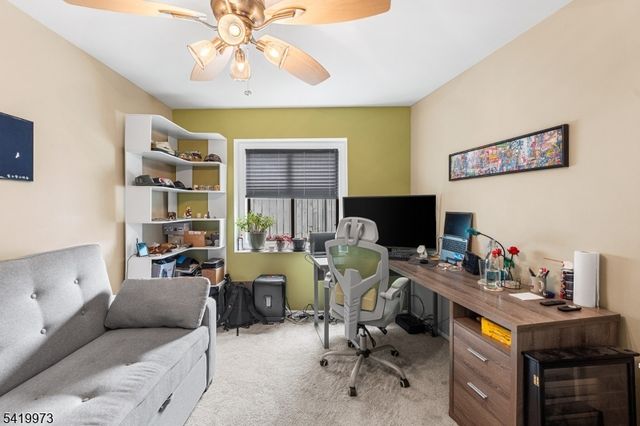 28 Trafalgar Ct, Washington Twp., NJ 07840