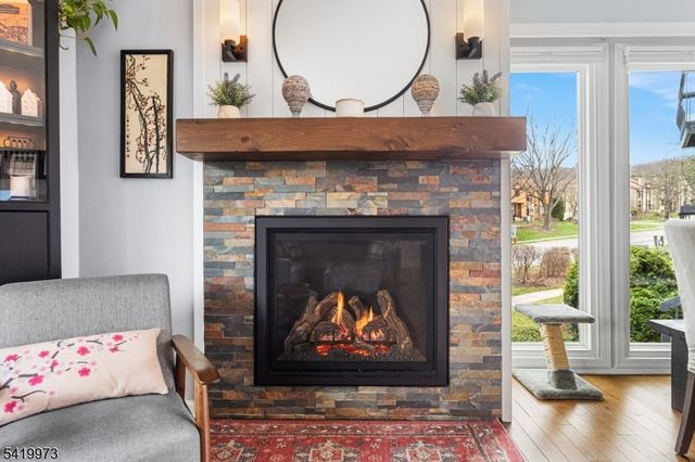 28 Trafalgar Ct, Washington Twp., NJ 07840