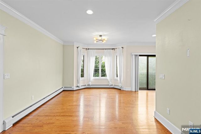 40 Oakdene Avenue B, Palisades Park, NJ 07650