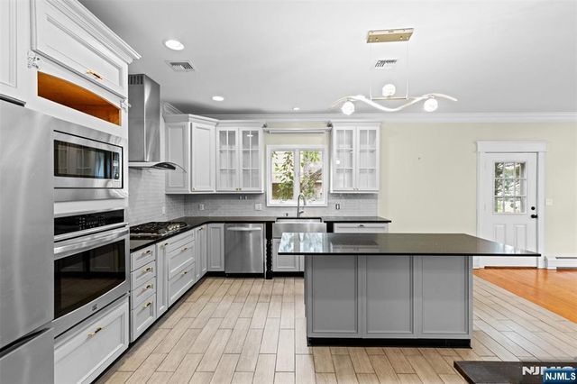 40 Oakdene Avenue B, Palisades Park, NJ 07650