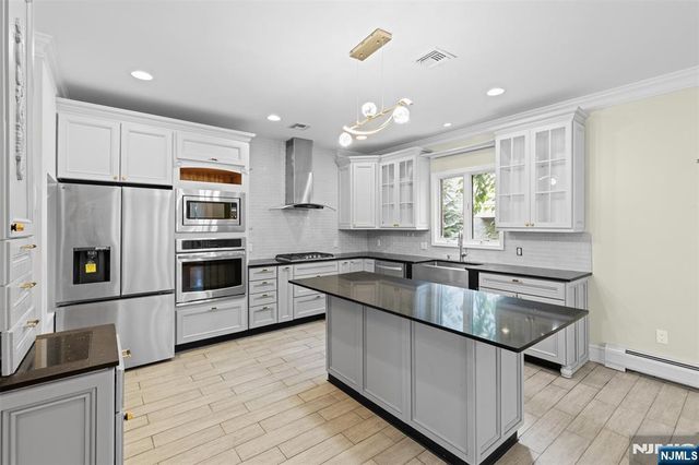 40 Oakdene Avenue B, Palisades Park, NJ 07650