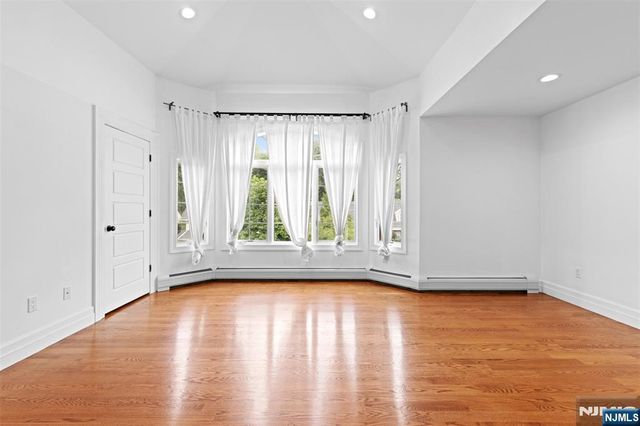 40 Oakdene Avenue B, Palisades Park, NJ 07650