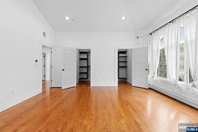 40 Oakdene Avenue B, Palisades Park, NJ 07650