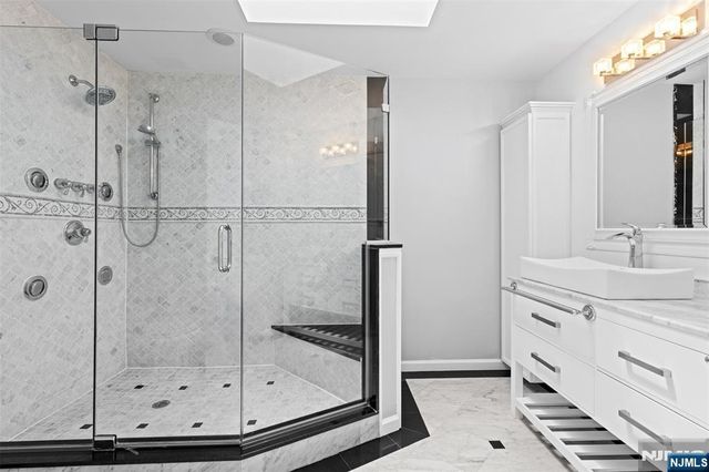 40 Oakdene Avenue B, Palisades Park, NJ 07650