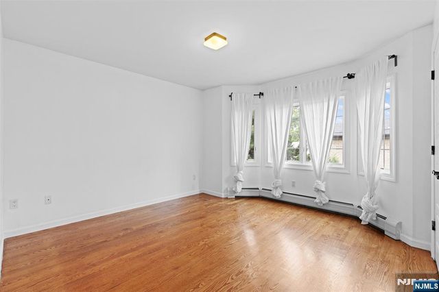 40 Oakdene Avenue B, Palisades Park, NJ 07650