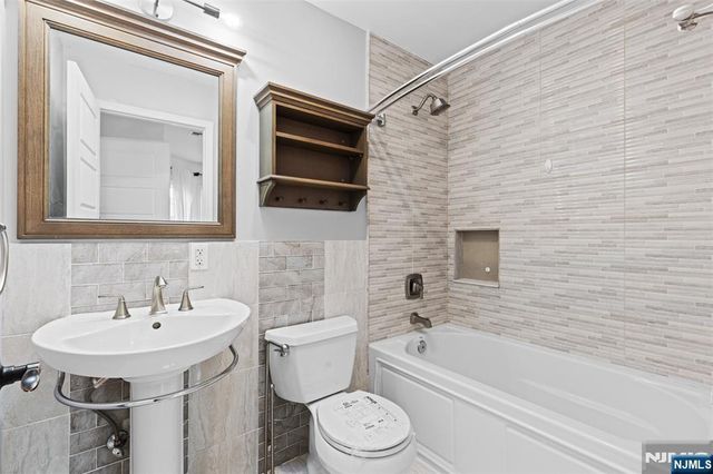 40 Oakdene Avenue B, Palisades Park, NJ 07650