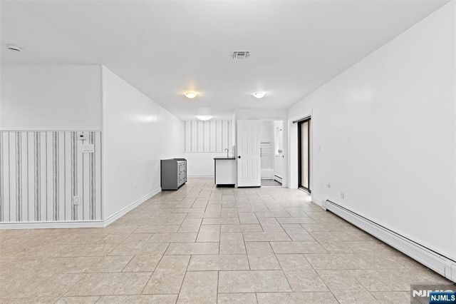40 Oakdene Avenue B, Palisades Park, NJ 07650