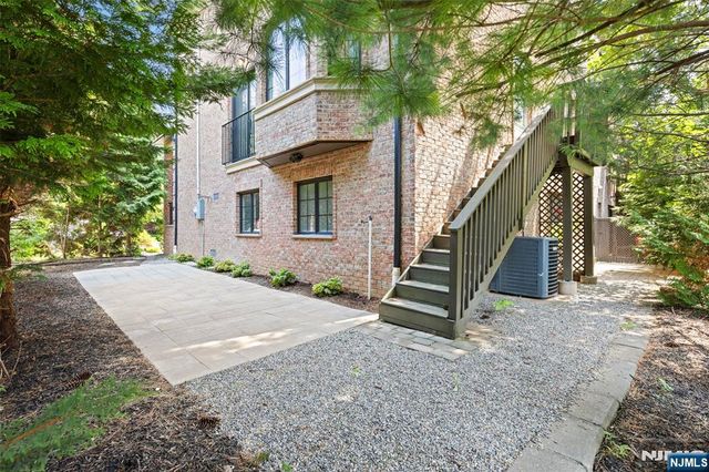 40 Oakdene Avenue B, Palisades Park, NJ 07650
