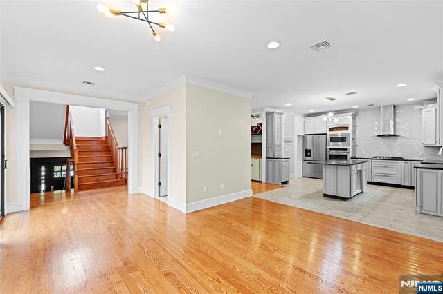 40 Oakdene Avenue B, Palisades Park, NJ 07650