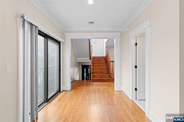 40 Oakdene Avenue B, Palisades Park, NJ 07650