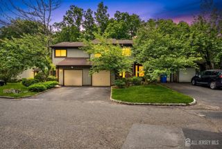 34 Laurie Court, Old Bridge, NJ 07747