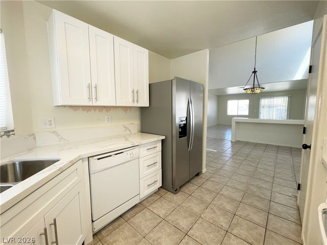 1018 Cliffbrook Hedge Avenue, North Las Vegas, NV 89081