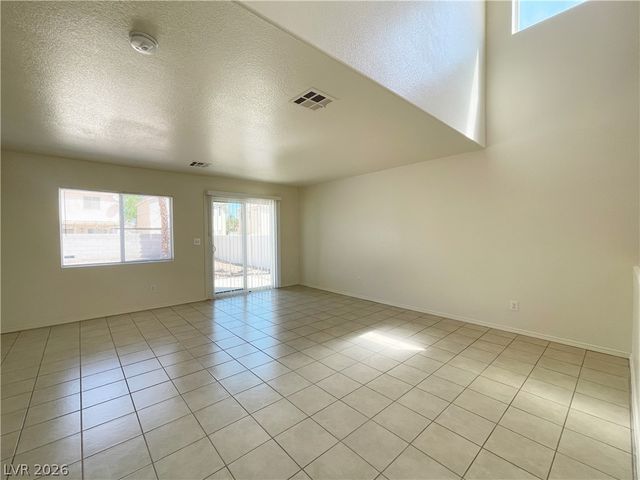 1018 Cliffbrook Hedge Avenue, North Las Vegas, NV 89081